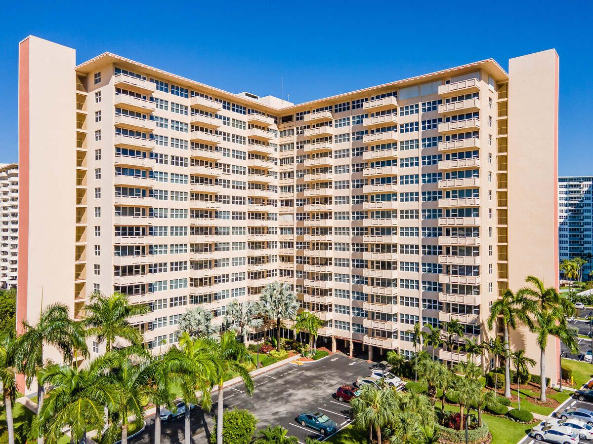 Photo - Coral Ridge Towers South Apartments