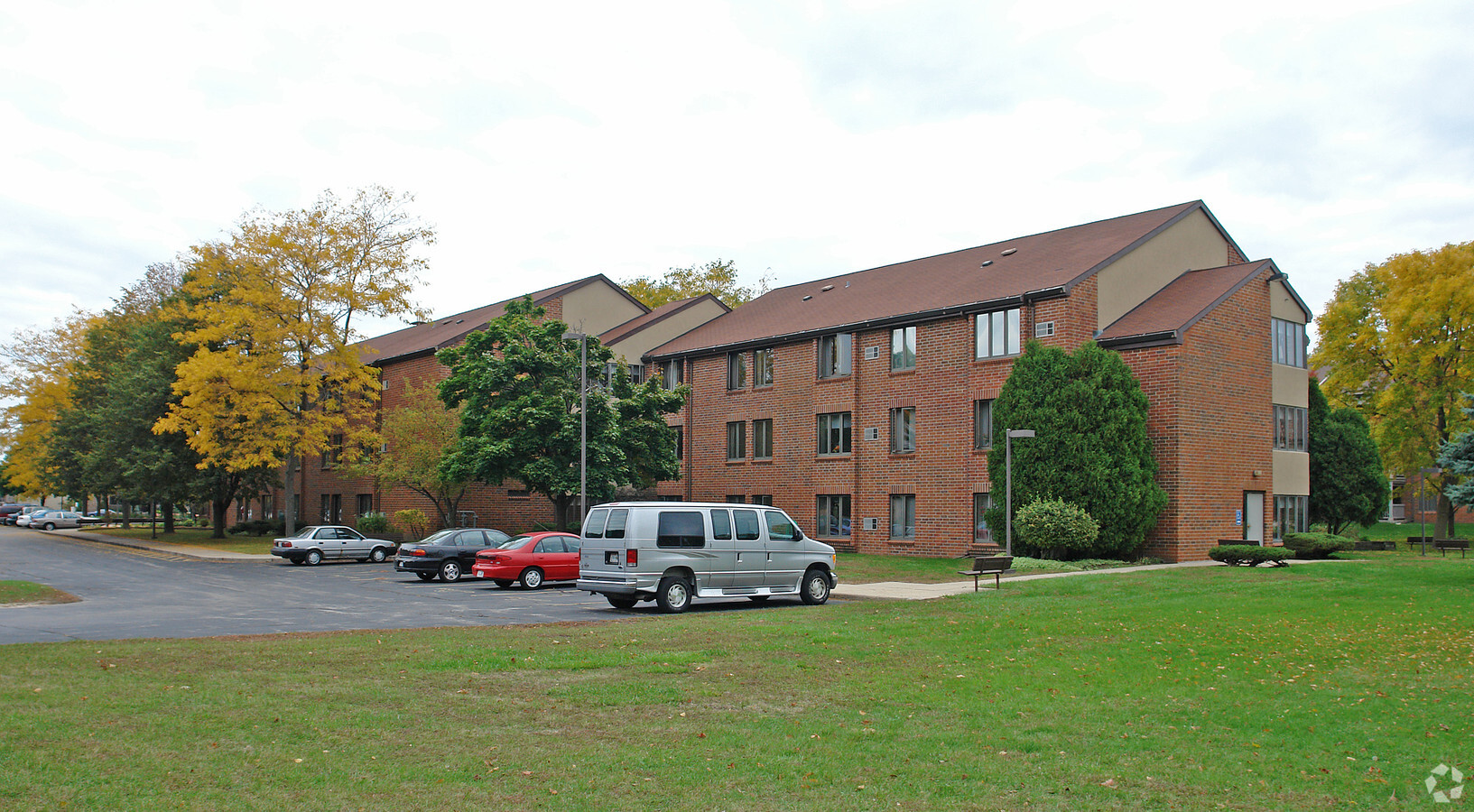 Lincoln Villas North - Lincoln Villas North Apartments