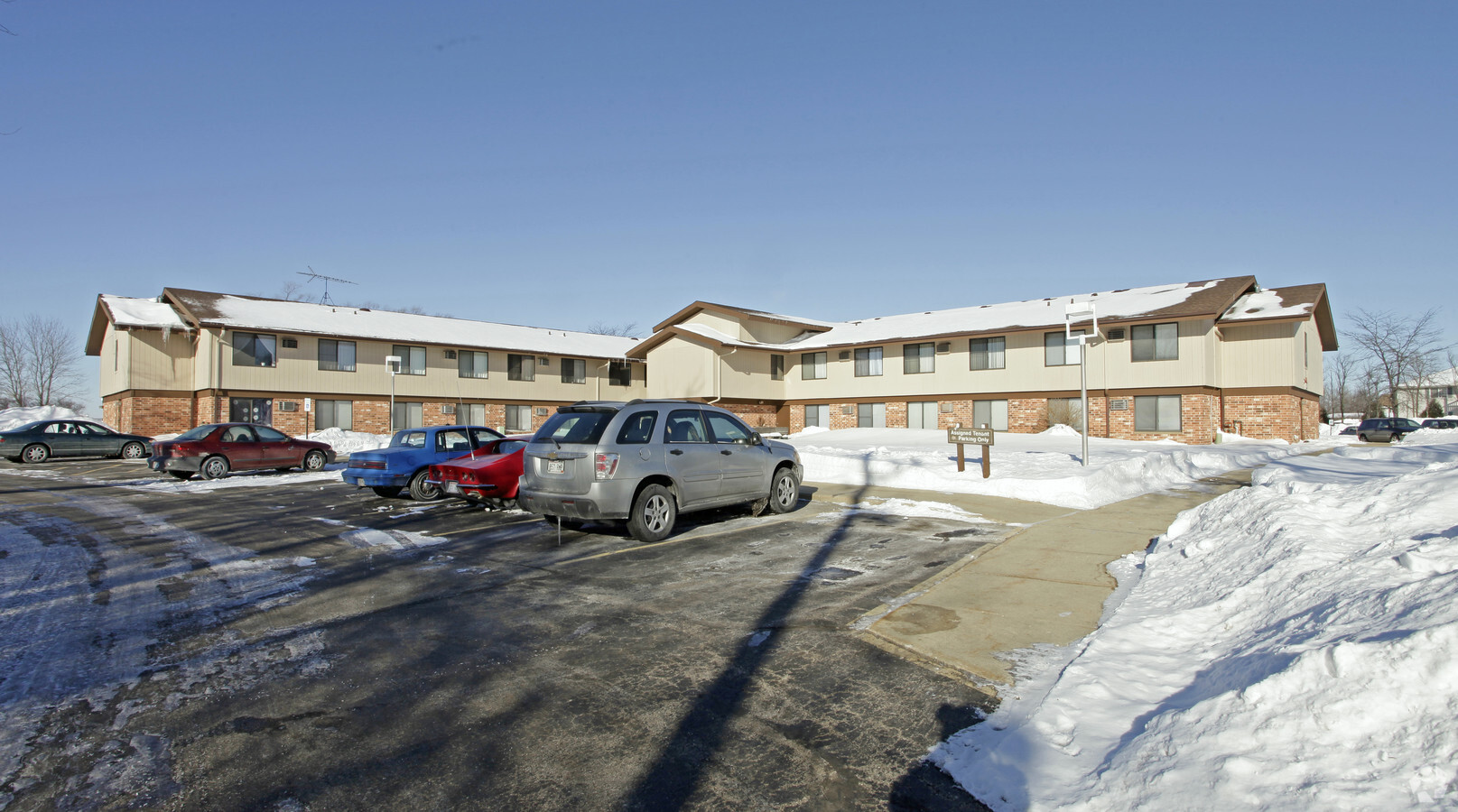 Kenosha Gardens Apartments - Kenosha Gardens Apartments