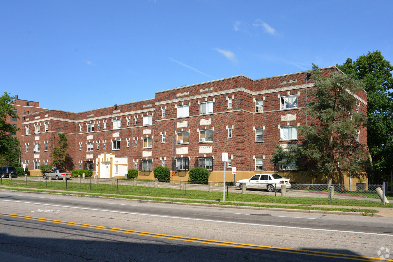 Photo - Entowne Manor Apartments