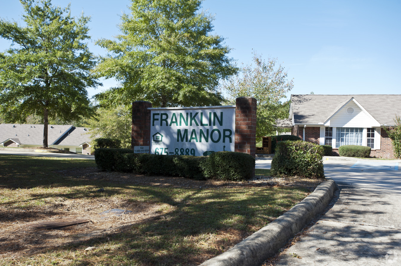 Photo - Franklin Manor Apartments