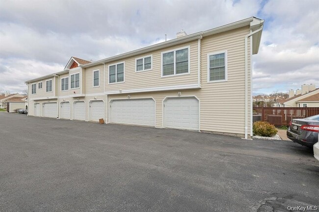 Building Photo - 2314 Whispering Hills Dr