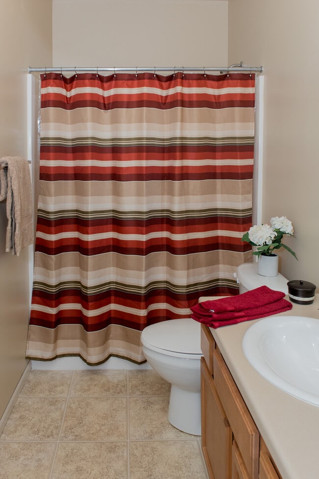 Crossings at Water's Edge Apartments Moorhead, Minnesota 1 unit available After55