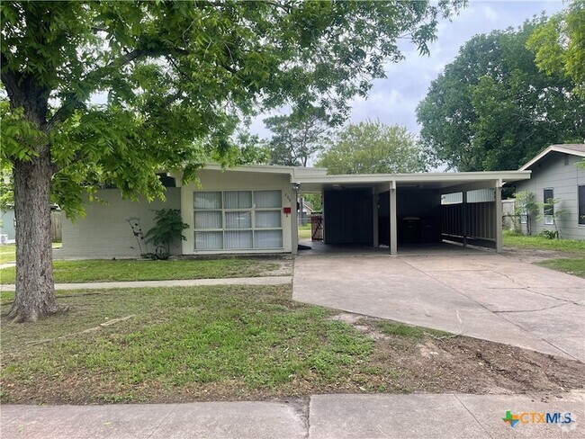 Building Photo - 709 Fern Ln Rental