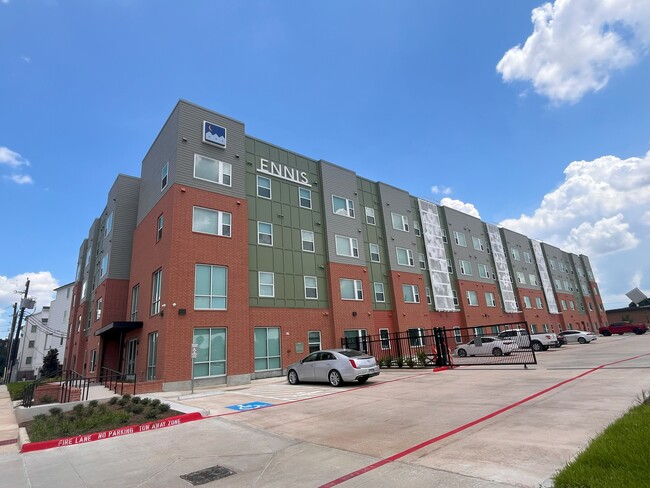 Building Photo - NHH Ennis Rental