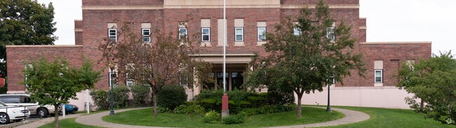 Building Photo - Hamilton House Rental