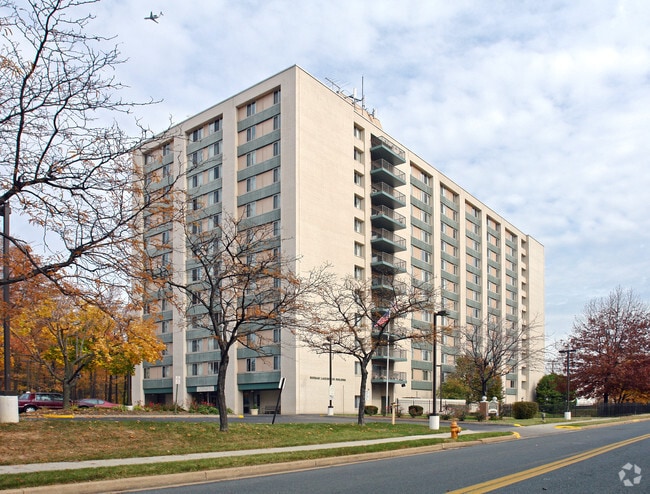 Building Photo - Essex Co-Op Rental