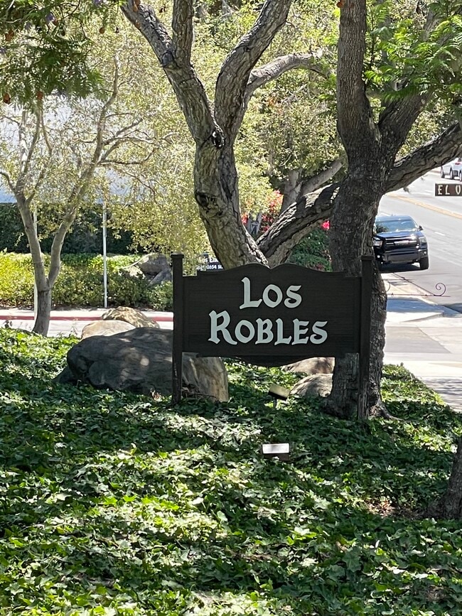 State Street Sign - Los Robles - Senior 55+ Rental
