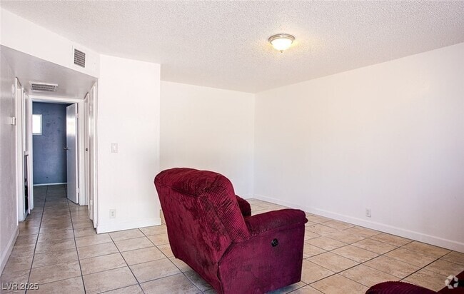 Building Photo - 5228 Pebble Beach Blvd Rental
