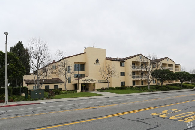 Silvercrest-Ventura - Silvercrest-Ventura Apartments