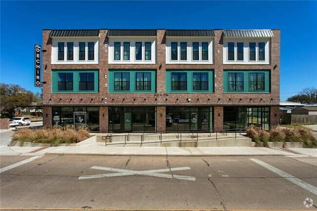 Building Photo - 305 W 27th St Rental