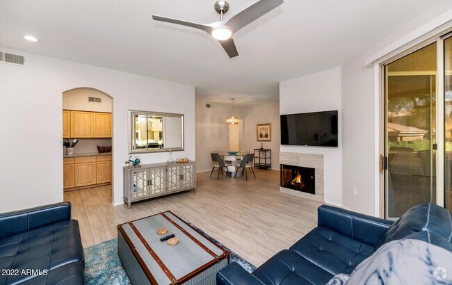 Building Photo - 1411 E Orangewood Ave Rental