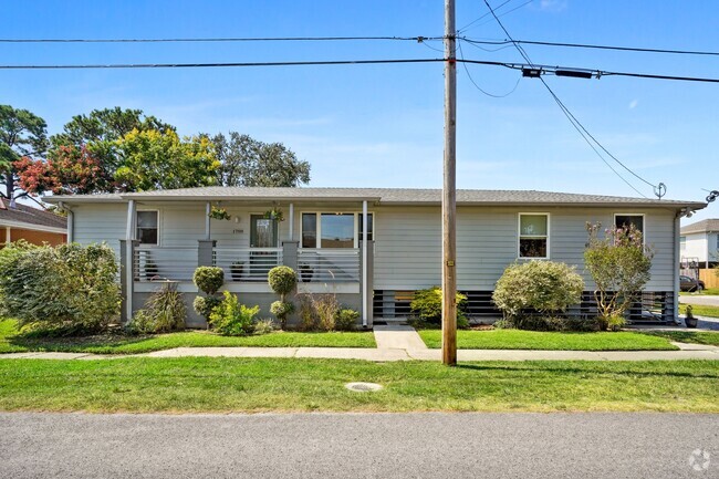 Building Photo - 1708 Taft Park Rental