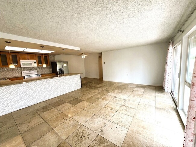 Building Photo - 2265 Via Puerta Rental