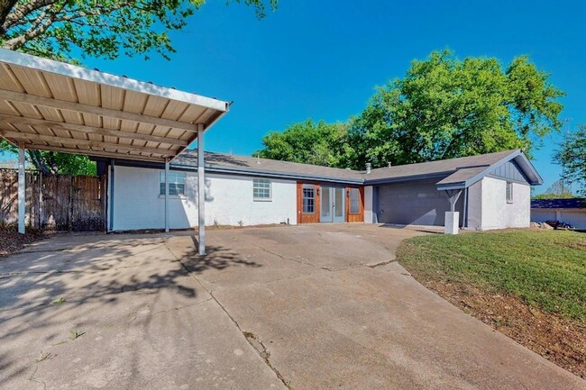 Photo - 220 Clearwood Dr Rental