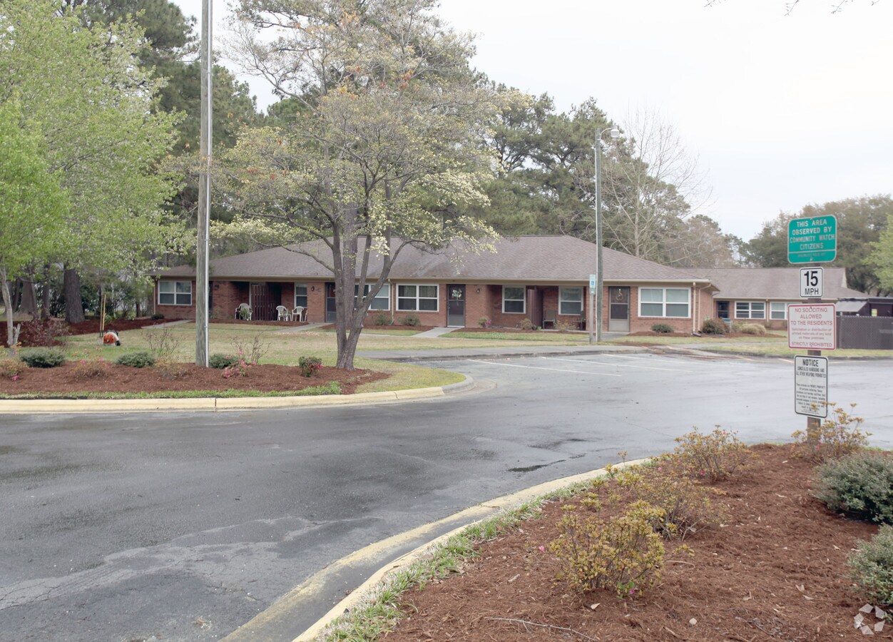 Meadow Oaks Apartments Jacksonville, North Carolina 0 unit