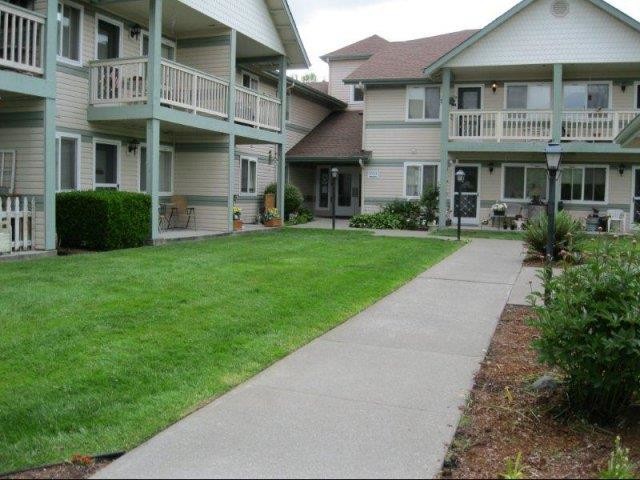 Candlewood - Candlewood Apartments