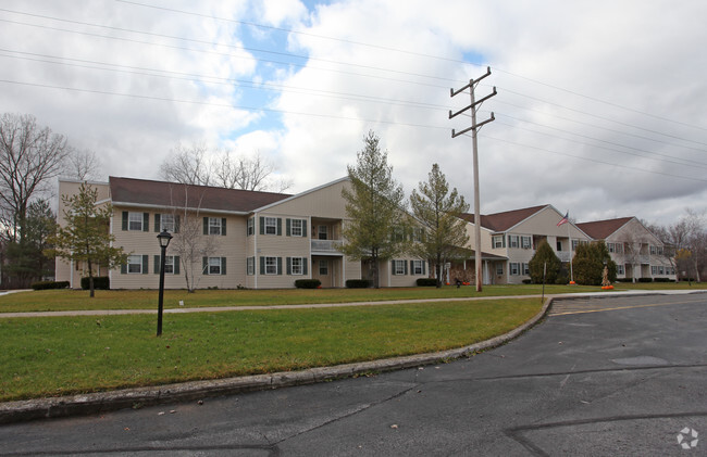 Primary Photo - Gateway Apartments