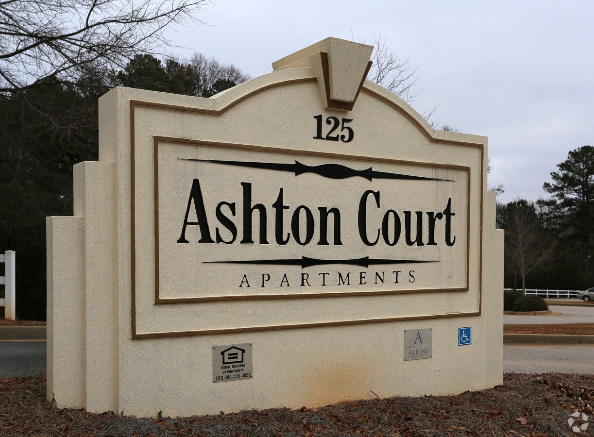 The Parker at One25 Apartments Lagrange, 1 unit available