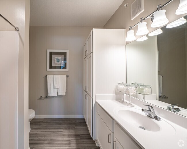 The Hendrickson Apartments Falcon Heights, Minnesota 4 units