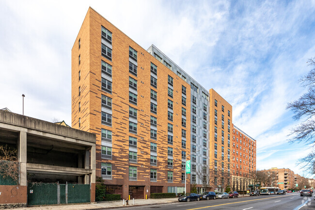 Building Photo - Van Cortlandt Green Rental