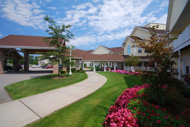 Parkwood Heights- Senior Living - Parkwood Heights- Senior Living Apartments