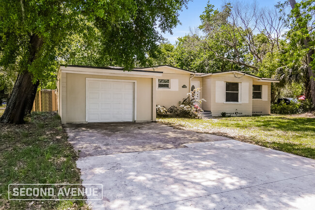 Building Photo - 1472 Breton Rd Rental