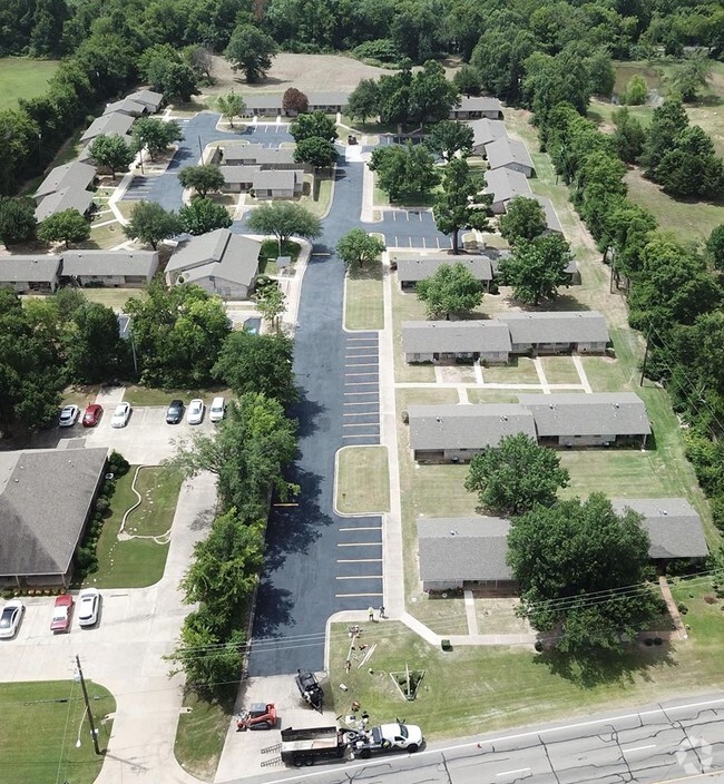 Building Photo - Golden Acres Retirement Center Rental