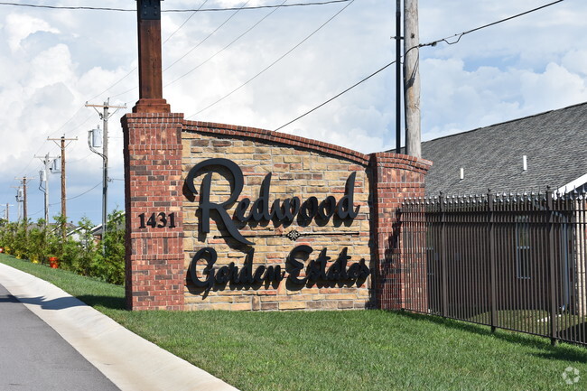 Entrance - Redwood Garden Estates Rental