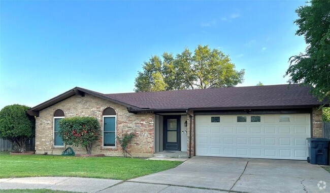 Building Photo - 1000 Whippoorwill Ct Rental