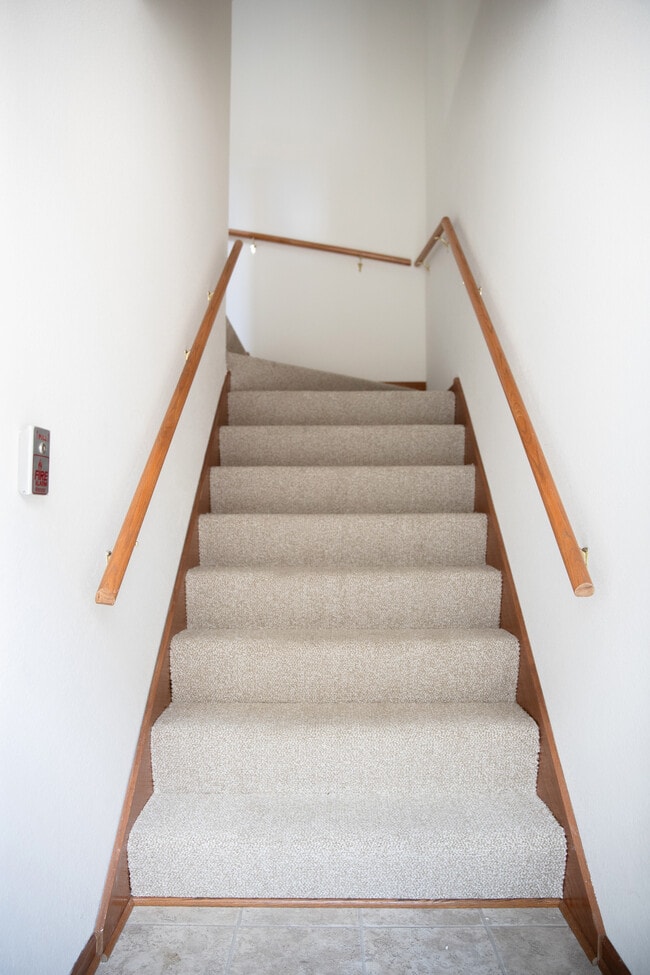 Hawthorne Place Apartments Pewaukee, Wisconsin 0 unit available