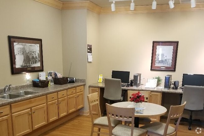 Internet Cafe - Bayside Senior Living Rental