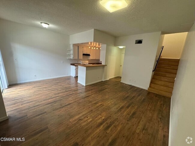 Building Photo - 14520 Plummer St Rental
