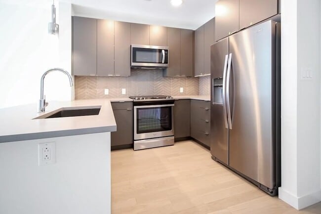 Photo - 65 Lewis St Unit 604 Condo