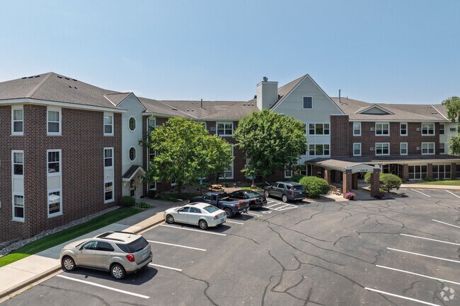 Building Photo - Rivertown Court Rental