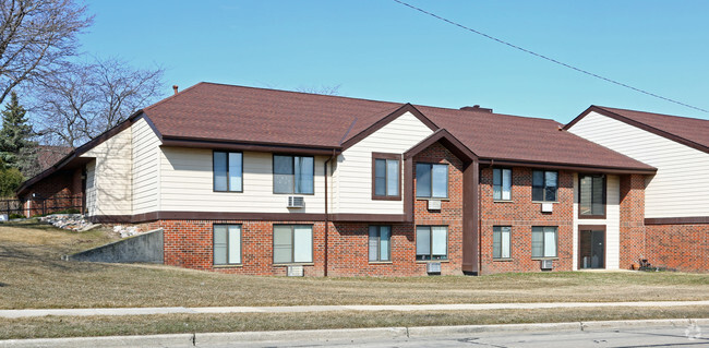 Washington Court - Washington Court Apartments