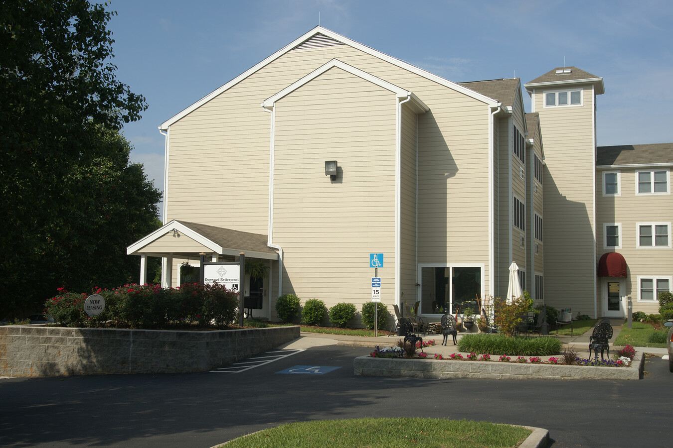 Dogwood Retirement Apartments - Dogwood Retirement Apartments