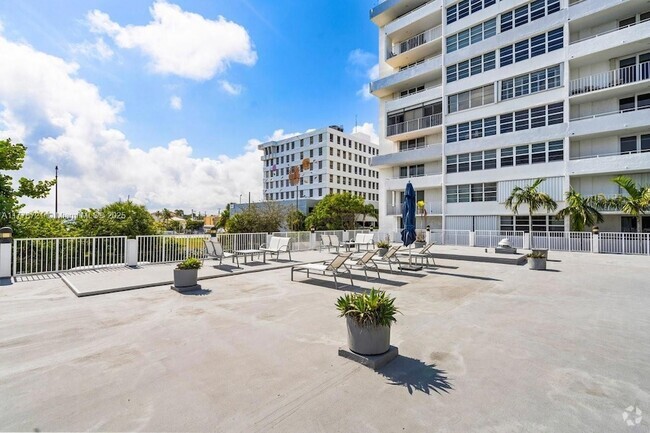 Building Photo - 1160 N Federal Hwy Rental