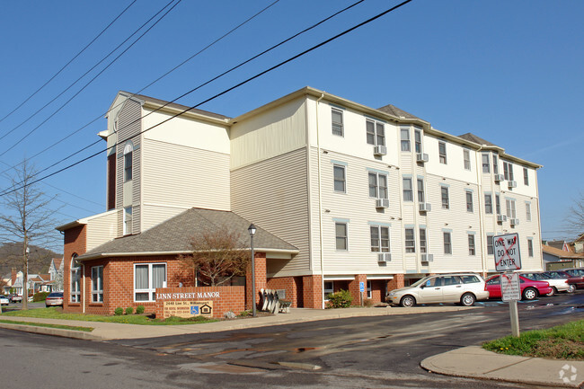 Building Photo - Linn Street Manor Rental