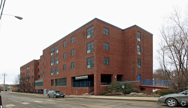 Building Photo - Kennebec Plaza Apartments