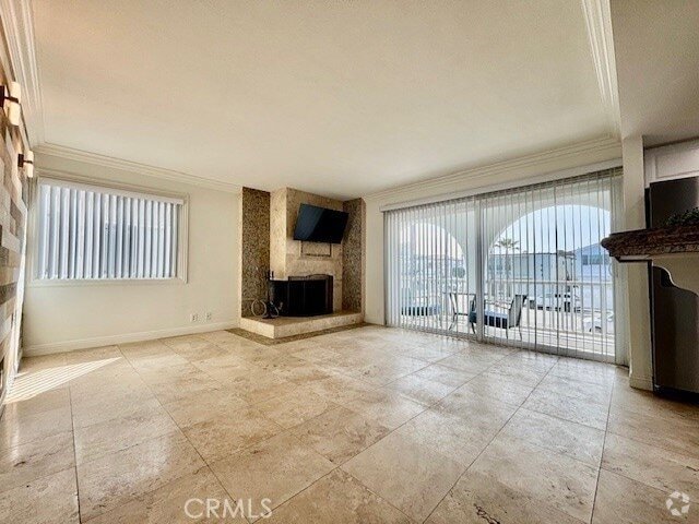 Building Photo - 904 W Balboa Blvd Rental