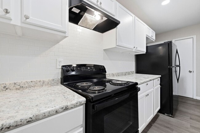 Building Photo - Residences At The Overlook