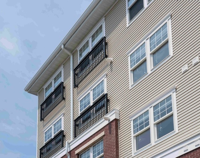 Building Photo - Hudson House Rental
