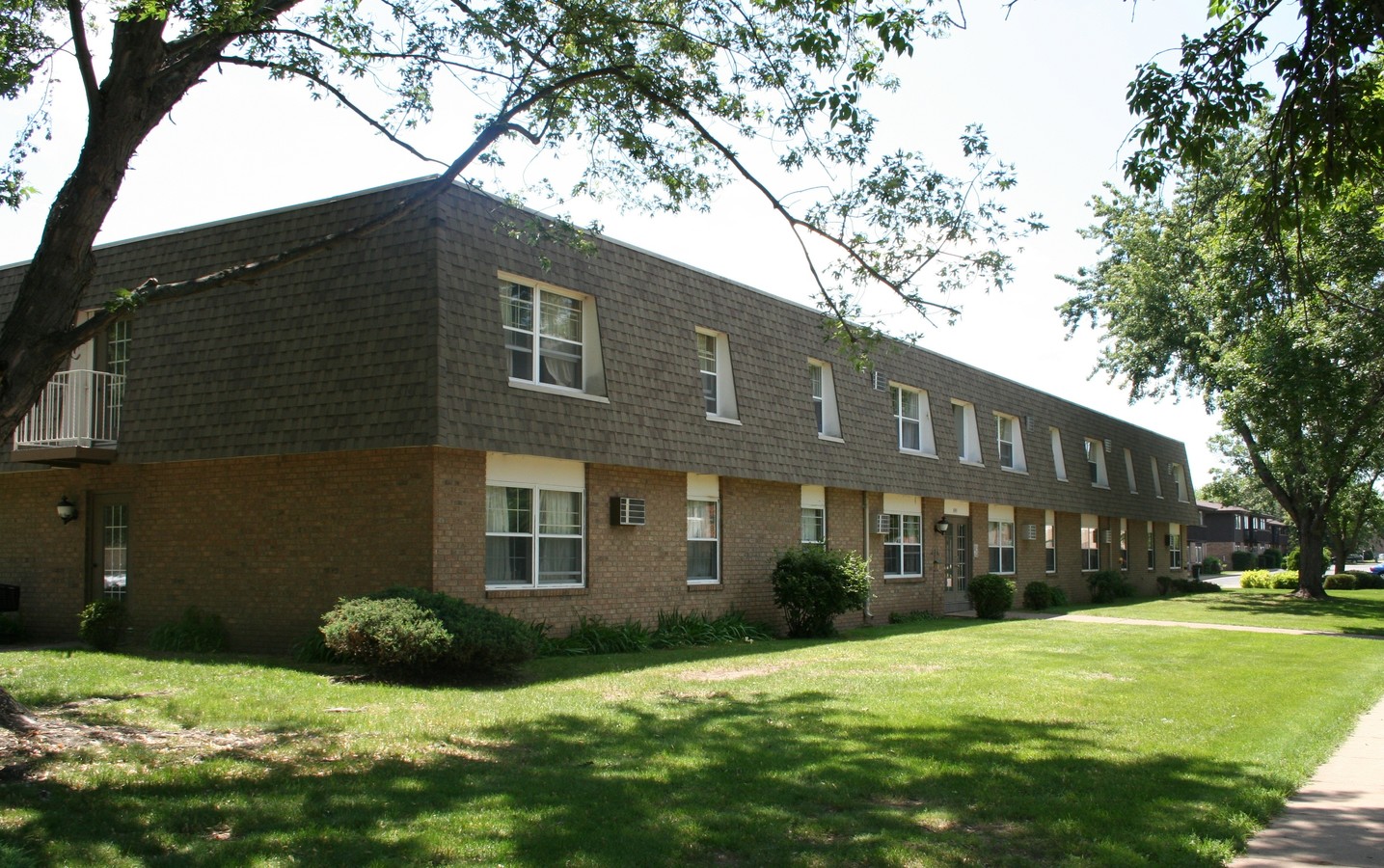 Colony Park West - Colony Park West Apartments