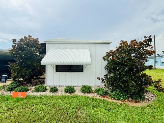 Building Photo - 2902 Bruce Ln