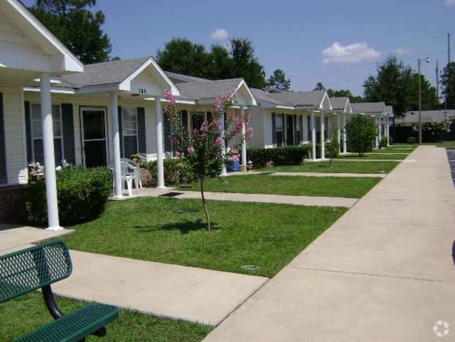 Primary Photo - Brookmeade Villas Rental