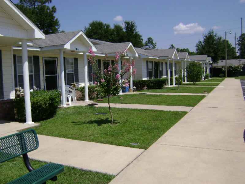 Photo - Brookmeade Villas Apartments