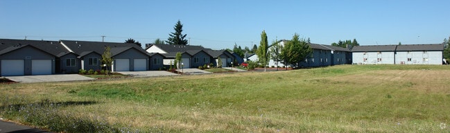Building Photo - Lancaster Gardens Rental