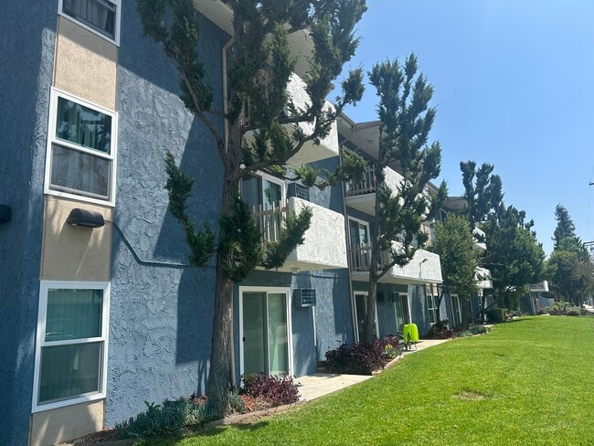 Building Photo - Reflections at Sepulveda