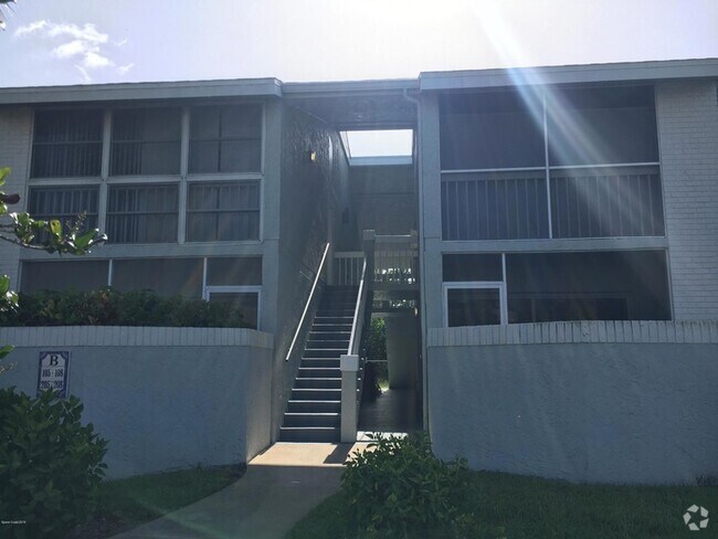 Building Photo - 987 Sonesta Ave NE Rental